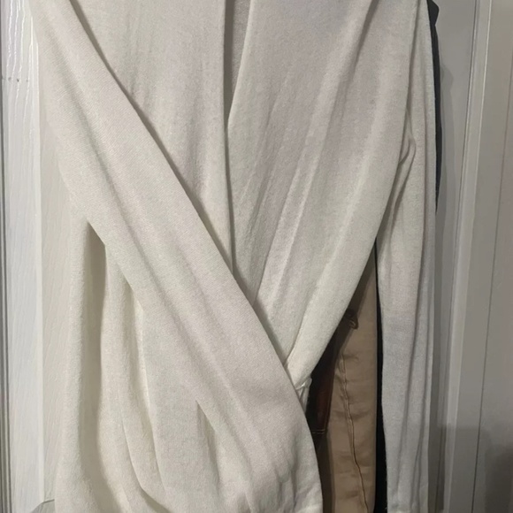 Lilly Pulitzer Sydelle Wrap Sweater, Ivory, Cashmere Blend, Size Medium - Picture 7 of 16